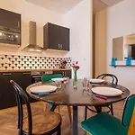 L'appart Haussmannien - Elegance Et Modernite *